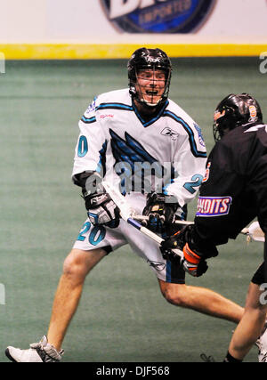 12 gennaio 2008: NLL - La Bufala banditi sconfitto il Rochester Knighthawks 13-9 all'Arena Blue Cross a Rochester, New York. Rochester Knighthawks' Bill Greer (#20) in azione contro un bufalo.(Immagine di credito: © Alan Schwartz/Cal Sport Media) Foto Stock
