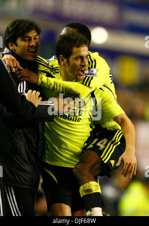 Chelsea è Joe Cole celebra il suo obiettivo (credito Immagine: © fotografo/Cal Sport Media) Foto Stock