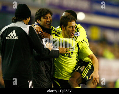 Chelsea è Joe Cole celebra il suo obiettivo (credito Immagine: © fotografo/Cal Sport Media) Foto Stock