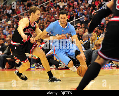 Los Angeles, CA: J, STATI UNITI D'AMERICA. 24 Novembre, 2013. J. Redick #4 del tronchesino durante l'NBA Basketball gioco tra i Chicago Bulls e i Los Angeles Clippers a Staples Center a Los Angeles, California Giovanni verde/CSM/Alamy Live News Foto Stock