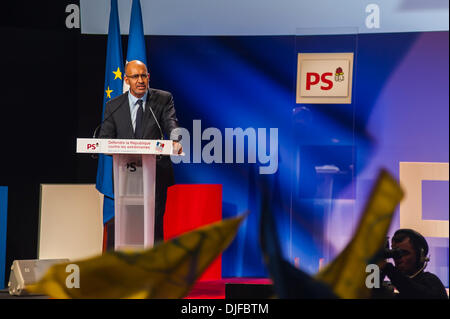 Parigi, Francia . Incontro del Partito Socialista del lavoro francese, contro l'estrema destra, Harlem Desir, portavoce che dà voce nella Sala Mutualita. Foto Stock