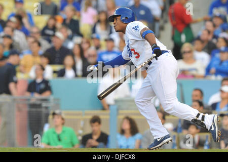 Giugno 04, 2010 - Los Angeles, California, Stati Uniti - 04 Giugno 2010: Los Angeles Dodgers secondo baseman Ronnie Belliard (3) colpisce un doppio. Il Los Angeles Dodgers sconfitto il Atlanta Braves, 5-4 al Dodger Stadium di Los Angeles, California..Mandatory Credit: Andrew Fielding / Southcreek globale di credito (Immagine: © Andrew Fielding/Southcreek globale/ZUMApress.com) Foto Stock