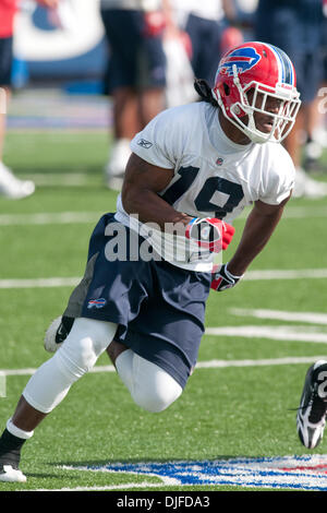 Buffalo Bills rookie wide receiver Donald Jones (#19) durante un evento di minicamp a Ralph Wilson Stadium di Orchard Park, New York. (Credito Immagine: © Mark Konezny/Southcreek globale/ZUMApress.com) Foto Stock