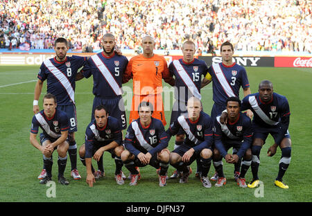 Giugno 18, 2010 - Johannesburg, Sud Africa - Team di Stati Uniti d'America pone prima della Coppa del Mondo FIFA 2010 partita di calcio tra la Slovenia e gli Stati Uniti ad Ellis Park Stadium il 18 giugno 2010 a Johannesburg, in Sud Africa. (Credito Immagine: © Luca Ghidoni/ZUMApress.com) Foto Stock