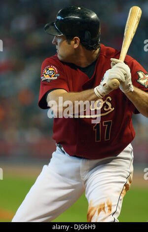 Luglio 11, 2010 - Houston, Texas, Stati Uniti d'America - 11 Luglio 2010: Houston Astros primo baseman Lance Berkman (17) in battuta la quinta inning. Il St. Louis Cardinals sconfitto Houston Astros 4 - 2 al Minute Maid Park, Houston, Texas..Mandatory Credit: Luis Leyva/Southcreek globale di credito (Immagine: © Southcreek globale/ZUMApress.com) Foto Stock