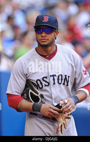 Luglio 11, 2010 - Toronto, Ontario, Canada - 11 Luglio 2010: Red Sox outfielder Darnell McDonald (54). Il Boston Red Sox sconfitto il Toronto Blue Jays 3 - 2 presso il Rogers Centre di Toronto, Ontario..Mandatory Credit: Geoff Bolte / Southcreek globale di credito (Immagine: © Southcreek globale/ZUMApress.com) Foto Stock