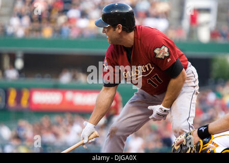 Luglio 17, 2010 - Pittsburgh, Pennsylvania, Stati Uniti d'America - 17 Luglio 2010: Houston Astros primo baseman Lance Berkman (17) a bat durante il campionato nazionale di gioco tra Houston Astros e i pirati di Pittsburgh. I pirati sconfitti Astros 12-6 prima di 36,665 fans al PNC Park di Pittsburgh PA. Credito: Frank Jansky / Southcreek globale di credito (Immagine: © Sou Foto Stock