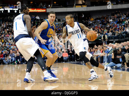 Dallas, TX, Stati Uniti d'America . 27 Nov, 2013. Dallas Mavericks guardia di tiro Monta Ellis #11 durante un gioco NBA tra i guerrieri del Golden State e Dallas Mavericks presso l'American Airlines Center di Dallas Dallas ha sconfitto il Golden State 103-99 Credito: Cal Sport Media/Alamy Live News Foto Stock