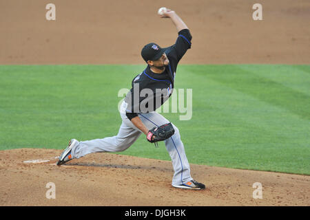 Luglio 23, 2010 - Los Angeles, California, Stati Uniti d'America - 23 Luglio 2010: Mets a partire lanciatore Johan Santana (57) passi nel primo inning. Il New York Mets sconfitti i Los Angeles Dodgers al Dodger Stadium di Los Angeles, con un punteggio di 6-1. In California. Credito: Andrew Fielding / Southcreek globale di credito (Immagine: © Southcreek globale/ZUMApress.com) Foto Stock