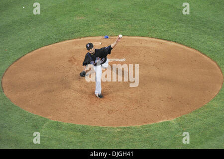 Luglio 23, 2010 - Los Angeles, California, Stati Uniti d'America - 23 Luglio 2010: Mets a partire lanciatore Johan Santana (57) eroga alla piastra come si vede in questa vista aerea. Il New York Mets sconfitti i Los Angeles Dodgers al Dodger Stadium di Los Angeles, con un punteggio di 6-1. In California. Credito: Andrew Fielding / Southcreek globale di credito (Immagine: © Southcreek globale/ZU Foto Stock