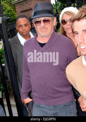 Steven Spielberg e Kate Capshaw arrivano al Bruce Springsteen in concerto a RDS a Dublino, Irlanda - 17.07.12 Foto Stock