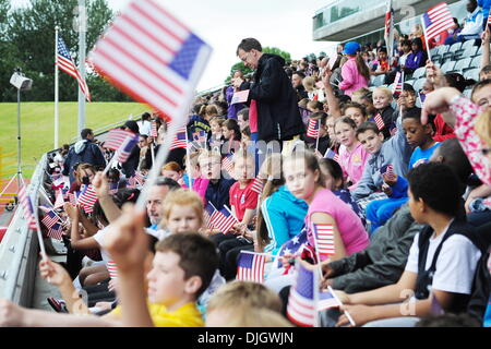 Atmosfera team olimpico USA prendere parte a una festa dello sport per la città di scolari presso Alexander Stadium, Perry Park. Birmingham, Inghilterra - 07.19.12. Foto Stock