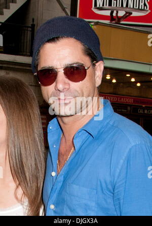 John Stamos arrivare per Gore Vidal è "l'uomo migliore' a Schoenfeld Theatre di New York City, Stati Uniti d'America - 19.07.12 Foto Stock