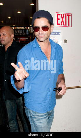 John Stamos arrivare per Gore Vidal è "l'uomo migliore' a Schoenfeld Theatre di New York City, Stati Uniti d'America - 19.07.12 Foto Stock