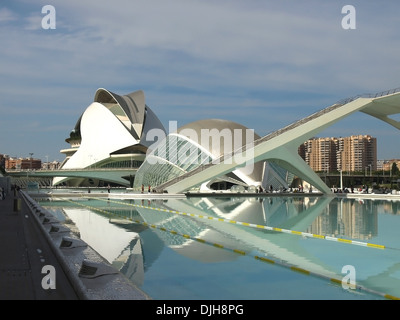 A forma di cupola edificio. Moderna architettura europea. Foto Stock