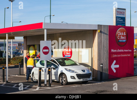 Tesco fare clic su Raccogli depo internet shopping Foto Stock