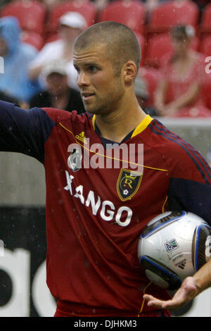 Luglio 31, 2010 - Sandy, Utah, Stati Uniti d'America - 31 Luglio 2010: Real Salt Lake defender Chris Wingert (17) durante la loro 3-0 home win over DC uniti in Rio Tinto Stadium..Mandatory Credit: stephen Holt / Southcreek media globali di credito (Immagine: © Southcreek globale/ZUMApress.com) Foto Stock