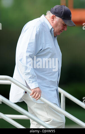 Agosto 04, 2010 - Westminster, Maryland, Stati Uniti d'America - 04 August 2010: John Madden durante corvi training camp a McDaniel College di Westminster, MD...credito obbligatorio: Russell Tracy / Southcreek globale di credito (Immagine: Â© Southcreek globale/ZUMApress.com) Foto Stock