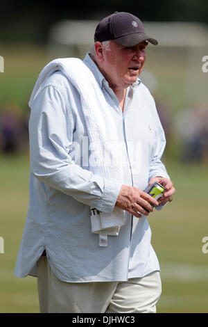 Agosto 04, 2010 - Westminster, Maryland, Stati Uniti d'America - 04 August 2010: John Madden durante corvi training camp a McDaniel College di Westminster, MD...credito obbligatorio: Russell Tracy / Southcreek globale di credito (Immagine: Â© Southcreek globale/ZUMApress.com) Foto Stock