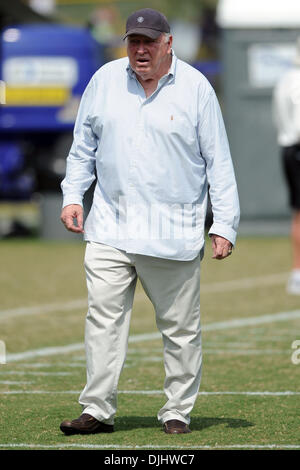 Agosto 04, 2010 - Westminster, Maryland, Stati Uniti d'America - 04 August 2010: John Madden durante corvi training camp a McDaniel College di Westminster, MD...credito obbligatorio: Russell Tracy / Southcreek globale di credito (Immagine: Â© Southcreek globale/ZUMApress.com) Foto Stock