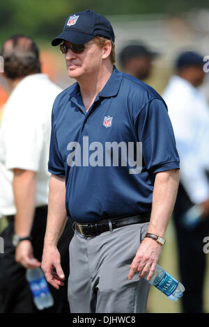 Agosto 04, 2010 - Westminster, Maryland, Stati Uniti d'America - 04 August 2010: commissario NFL Roger Goodell durante corvi training camp a McDaniel College di Westminster, MD...credito obbligatorio: Russell Tracy / Southcreek globale di credito (Immagine: Â© Southcreek globale/ZUMApress.com) Foto Stock