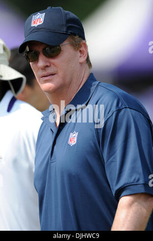 Agosto 04, 2010 - Westminster, Maryland, Stati Uniti d'America - 04 August 2010: commissario NFL Roger Goodell durante corvi training camp a McDaniel College di Westminster, MD...credito obbligatorio: Russell Tracy / Southcreek globale di credito (Immagine: Â© Southcreek globale/ZUMApress.com) Foto Stock