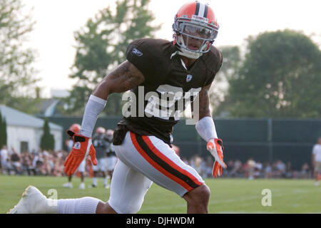 Agosto 04, 2010 - Berea, Ohio, Stati Uniti d'America - 04 August 2010: Cleveland Browns rookie primo round draft pick JOE HADEN (23) nel corso di esercitazioni presso la sessione serale del Cleveland Browns 2010 NFL training camp Berea, OH. Credito: Frank Jansky / Southcreek globale di credito (Immagine: © Southcreek globale/ZUMApress.com) Foto Stock