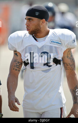 Agosto 05, 2010 - Bourbonnais, Illinois, Stati Uniti d'America - 5 Agosto 2010: Chicago Bears wide receiver Johnny Knox (13) testate sul campo per la formazione pratica di camp a Olivet Nazarene University in Bourbonnais, IL..Credito - John Rowland / Southcreek globale. (Credito Immagine: © Southcreek globale/ZUMApress.com) Foto Stock