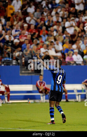 Samuel Eto'o #9 di Inter e Milan celebra dopo un goal nella seconda metà di loro incontro con FC Dallas. Inter Milan combattuto FC Dallas per un 2-2 disegnare al Pizza Hut Park, Frisco, Texas. (Credito Immagine: © Jerome Miron/Southcreek globale/ZUMApress.com) Foto Stock