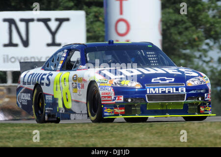 Agosto 06, 2010 - Watkins Glen, New York, Stati Uniti d'America - 6 Agosto 2010: JIMMY JOHNSON piloti il Lowe la Chevrolet intorno al corso a Watkins Glen, New York per la Heluva buono! Panna acida salse al Glen..Mandatory Credit: Michael Johnson / Southcreek globale di credito (Immagine: © Southcreek globale/ZUMApress.com) Foto Stock