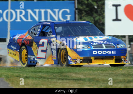 Agosto 06, 2010 - Watkins Glen, New York, Stati Uniti d'America - 6 Agosto 2010: KURT BOSCH piloti la Miller Lite Dodge attraverso la fermata del bus durante la pratica per la Heluva buono! Panna acida salse al Glen a Watkins Glen, New York..Mandatory Credit: Michael Johnson / Southcreek globale di credito (Immagine: © Southcreek globale/ZUMApress.com) Foto Stock