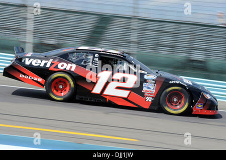 Agosto 06, 2010 - Watkins Glen, New York, Stati Uniti d'America - 6 Agosto 2010: JUSTIN ALLGAIER zips al Verizon Dodge fuori del turno uno durante la Nationwide Series prove libere del venerdì per la mostra Zippo 200a Watkins Glen, New York..Mandatory Credit: Michael Johnson / Southcreek globale di credito (Immagine: Â© Southcreek globale/ZUMApress.com) Foto Stock