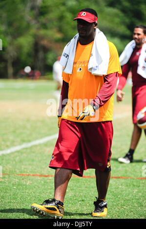 Agosto 07, 2010 - ASHBURN, Virginia, Stati Uniti d'America - 07 August 2010: Washington Redskins running back CLINTON PORTIS (#26) guarda attraverso la folla sulla ventola apprezzamento giornata al Parco Redskins, ASHBURN, Virginia..Credito - Rassi Borneo / Southcreek globale di credito (Immagine: © Southcreek globale/ZUMApress.com) Foto Stock