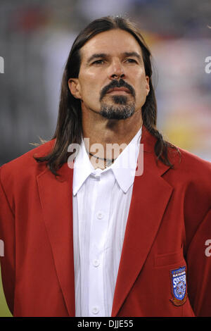 Il 10 agosto 2010 - East Rutherford, New Jersey, Stati Uniti d'America - 10 agosto 2010 - Marcelo Balboa prima del calcio di inizio della prima amichevole internazionale al nuovo Meadowlands Stadium di East Rutherford, New Jersey.Brasile sconfiggere gli Stati Uniti 2-0. Credito: Brooks von Arx, Jr./Southcreek globale. (Credito Immagine: © Southcreek globale/ZUMApress.com) Foto Stock