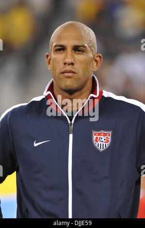 Il 10 agosto 2010 - East Rutherford, New Jersey, Stati Uniti d'America - 10 agosto 2010 - USA IL PORTIERE TIM HOWARD (1) per azione preventiva nella prima amichevole internazionale al nuovo Meadowlands Stadium di East Rutherford, New Jersey.Brasile sconfiggere gli Stati Uniti 2-0. Credito: Brooks von Arx, Jr./Southcreek globale. (Credito Immagine: © Southcreek globale/ZUMApress.com) Foto Stock