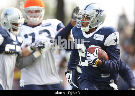 15 agosto 2010 - Oxnard in California, Stati Uniti d'America - 15 August 2010: Dallas Cowboys DB (#26) CLETIS GORDON in azione durante il secondo giorno del 2010 Dallas Cowboys Training Camp in Oxnard in California. Credito: Brandon Parry / Southcreek globale di credito (Immagine: © Southcreek globale/ZUMApress.com) Foto Stock