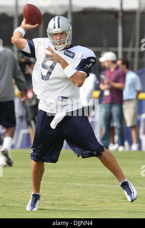 15 agosto 2010 - Oxnard in California, Stati Uniti d'America - 15 August 2010: Dallas Cowboys QB (#9) Tony Romo in azione durante il secondo giorno del 2010 Dallas Cowboys Training Camp in Oxnard in California. Credito: Brandon Parry / Southcreek globale di credito (Immagine: © Southcreek globale/ZUMApress.com) Foto Stock