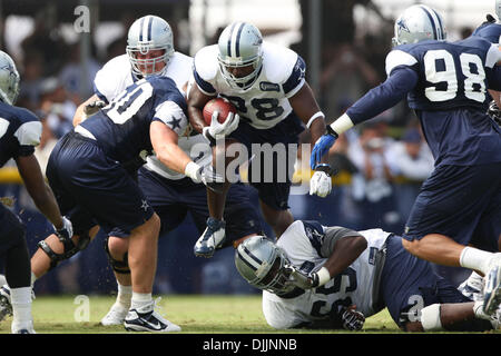 15 agosto 2010 - Oxnard in California, Stati Uniti d'America - 15 August 2010: Dallas Cowboys RB (#28) Felix Jones si rompe affronta durante il secondo giorno del 2010 Dallas Cowboys Training Camp in Oxnard in California. Credito: Brandon Parry / Southcreek globale di credito (Immagine: © Southcreek globale/ZUMApress.com) Foto Stock