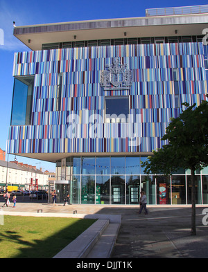 Doncaster Civic Offices, che ospita la maggioranza dei servizi del Consiglio, Sir Nigel Gresley Square, Doncaster, South Yorkshire, Regno Unito Foto Stock