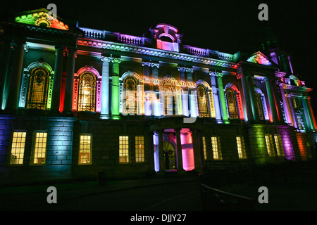 Le luci di Natale a Belfast City Hall, 27 novembre 2013 Foto Stock