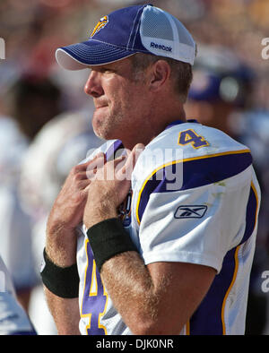 Agosto 22, 2010 - San Francisco, California, Stati Uniti - Minnesota Vikings quarterback BRETT FAVRE no4 durante la NFL preseason game di San Francisco 49ers vs Minnesota Vikings al Candlestick Park domenica. Il 49ers battere i vichinghi 15-10. (Immagine di credito: Al di Golub/ZUMApress.com) Foto Stock