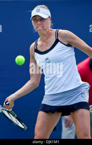 Agosto 23, 2010 - Montreal, Quebec, Canada - Vera ZVONAREVA (RUS) durante la Rogers Cup finali al Uniprix Stadium di Montreal, Quebec, Canada. (Credito Immagine: © Leon Svizz/Southcreek globale/ZUMApress.com) Foto Stock