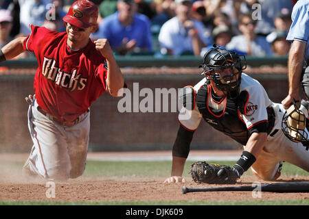 Il 29 agosto 2010 - San Francisco, California, Stati Uniti d'America - San Francisco, CA: San Francisco Giants ospita l'Arizona Diamondbacks. Arizona Diamondbacks sinistra fielder Gerardo Parra (18) scorre in tranquillamente a homebase. San Francisco Giants sconfiggere l'Arizona Diamondbacks 9-7 (credito Immagine: © Dinno Kovic/Southcreek globale/ZUMApress.com) Foto Stock