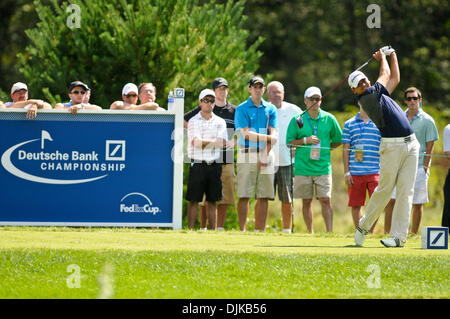 Sett. 04, 2010 - Norton, Massachusetts, Stati Uniti d'America - Jason giorno tees off al settimo foro durante il secondo round del campionato della banca di Deutsche presso il TPC Boston. Giorno concluso la giornata in 4 sotto, 12 sotto per il torneo legato per primo. (Credito Immagine: © Geoff Bolte/Southcreek globale/ZUMApress.com) Foto Stock