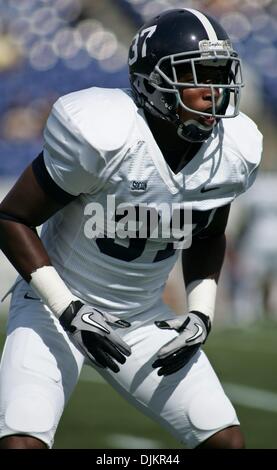 Sett. 11, 2010 - Annapolis, Maryland, Stati Uniti d'America - Georgia Southern OLB (#37) Carlos grotta durante il warm up a Navy-Marine Corps Memorial Stadium di Annapolis nel Maryland. La marina ha sconfitto la Georgia Southern 13-7. (Credito Immagine: © Saquan Stimpson/Southcreek globale/ZUMApress.com) Foto Stock