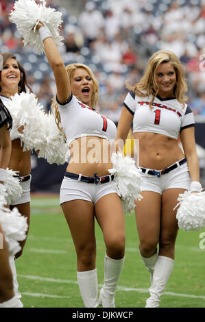 Sett. 12, 2010 - Houston, Texas, Stati Uniti d'America - Houston Texans cheerleader eseguire prima che il gioco tra la Houston Texans e Indianapolis Colts. I Texans sconfitto i Colts 34-24. (Credito Immagine: © Jerome Miron/Southcreek globale/ZUMApress.com) Foto Stock