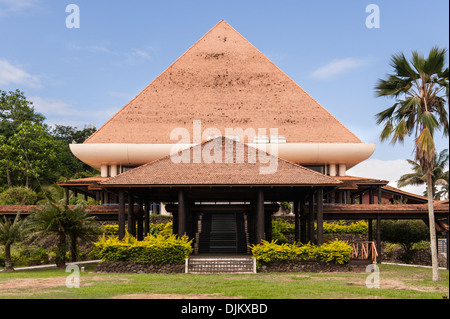 Il parlamento delle isole Fiji, vuoto esterno del palazzo del Parlamento a Suva, dopo il colpo di stato più recente in 2006. Isole Figi Foto Stock