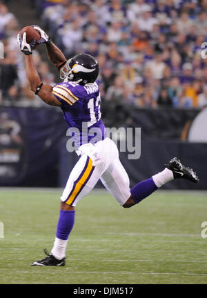 Sett. 19, 2010 - Minneapolis, Minnesota, Stati Uniti d'America - Minnesota Vikings wide receiver Percy Harvin rende la cattura nel 1 ° Trimestre del gioco contro i delfini di Miami. I Delfini sconfitti i vichinghi 14-10 al Mall of America campo. (Credito Immagine: © Marilyn Indahl/Southcreek globale/ZUMApress.com) Foto Stock