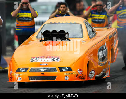 Sett. 26, 2010 - Ennis, Texas, Stati Uniti d'America - Tony Bartone #4,TAFC,compie una corsa all'O'Reilly rientrano i cittadini detenuti presso il Texas Motorplex a Ennis, Texas. (Credito Immagine: © Dan Wozniak/Southcreek globale/ZUMApress.com) Foto Stock