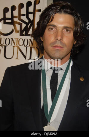 Sep 27, 2010 - New York New York, Stati Uniti - Argentine giocatore di polo IGNACIO FIGUERAS in occasione del venticinquesimo anniversario del grande sport leggende la cena al Waldorf Astoria di New York. (Credito Immagine: © Jeffrey Geller/ZUMApress.com) Foto Stock